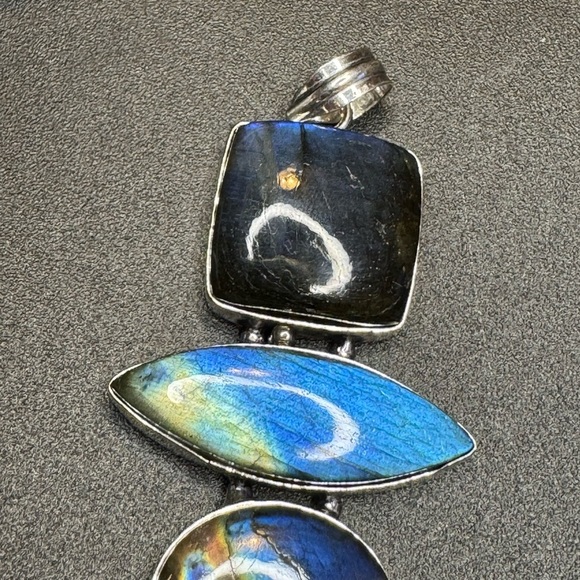 Fiery Labradorite 925 Silver Plated Pendant - Picture 3 of 6